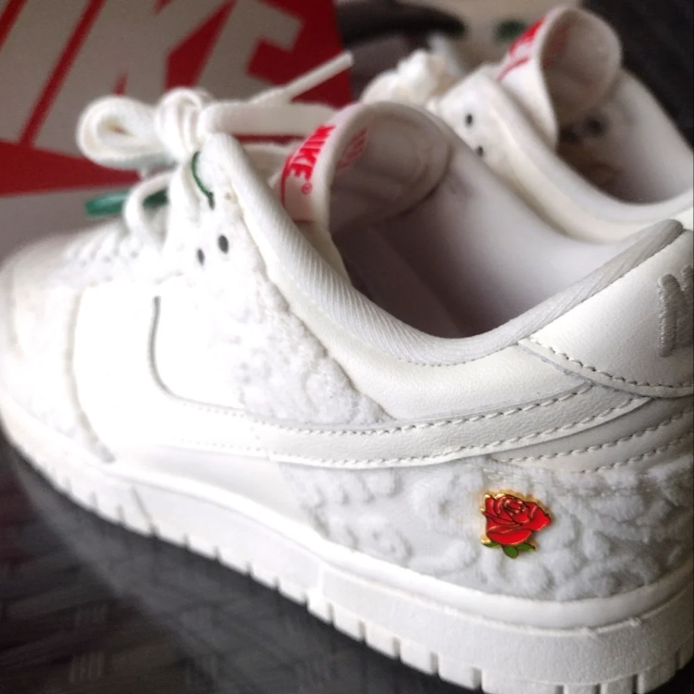 Nike Dunk Give Her Flowers Sneakers New In Box - Picture 5 of 8